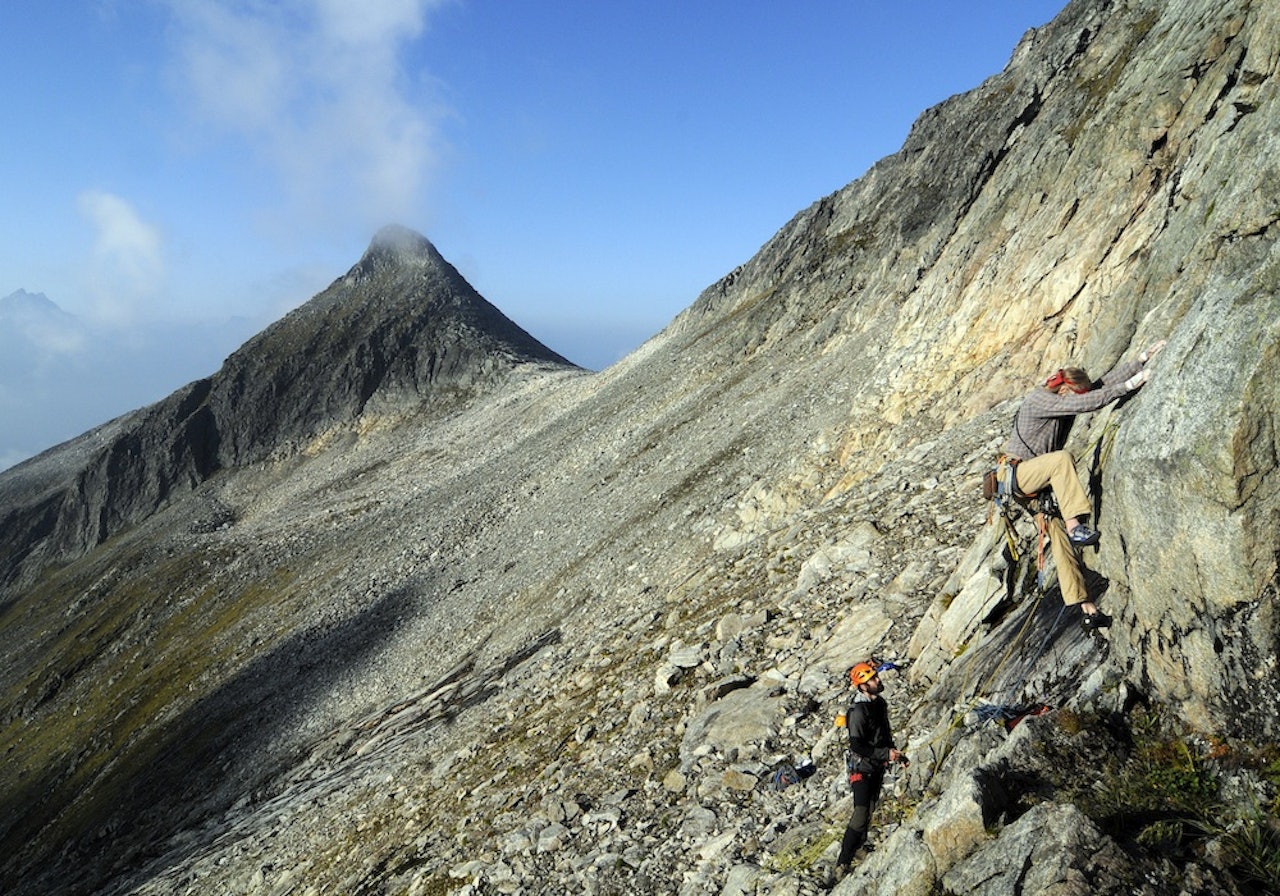 Tore Lundberg starter på den nye ruta på Klauva. Foto: Iver Gjelstenli Tore Lundberg starter på den nye ruta på Klauva. Foto: Iver Gjelstenli