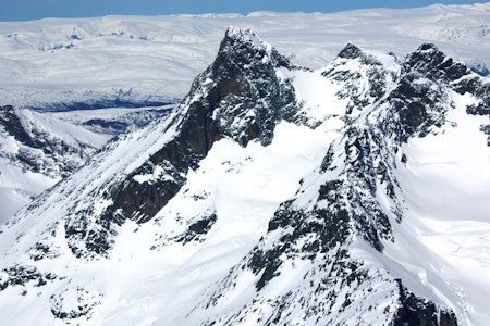 Slingsbybreen frå søraust. / Topptur i Sogn. Slingsbybreen frå søraust. / Topptur i Sogn.