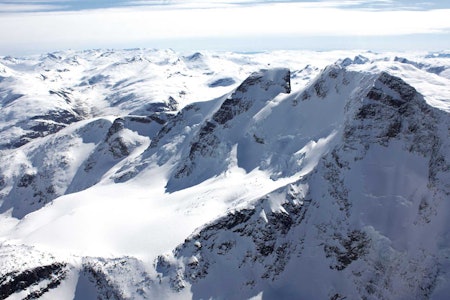 Styggedalstindane frå nordvest. / Toppturar i Sogn. Styggedalstindane frå nordvest. / Toppturar i Sogn.