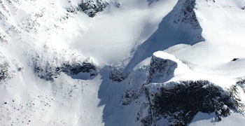 Vegen opp frå Ringsdalen. / Toppturar i Sogn. Vegen opp frå Ringsdalen. / Toppturar i Sogn.