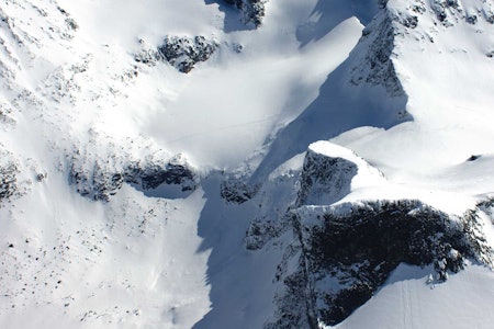 Vegen opp frå Ringsdalen. / Toppturar i Sogn. Vegen opp frå Ringsdalen. / Toppturar i Sogn.