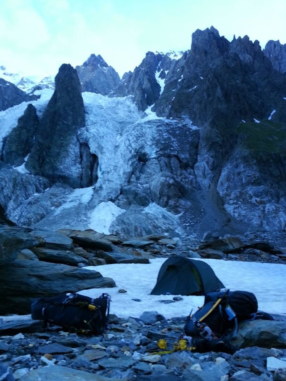 Utilgjengelig? Alpene byr på et godt utbygd hyttenett, men enkelte steder, som vest for Mont Brouillard (4069 moh) kan et telt komme godt med. Foto: Tormod Granheim