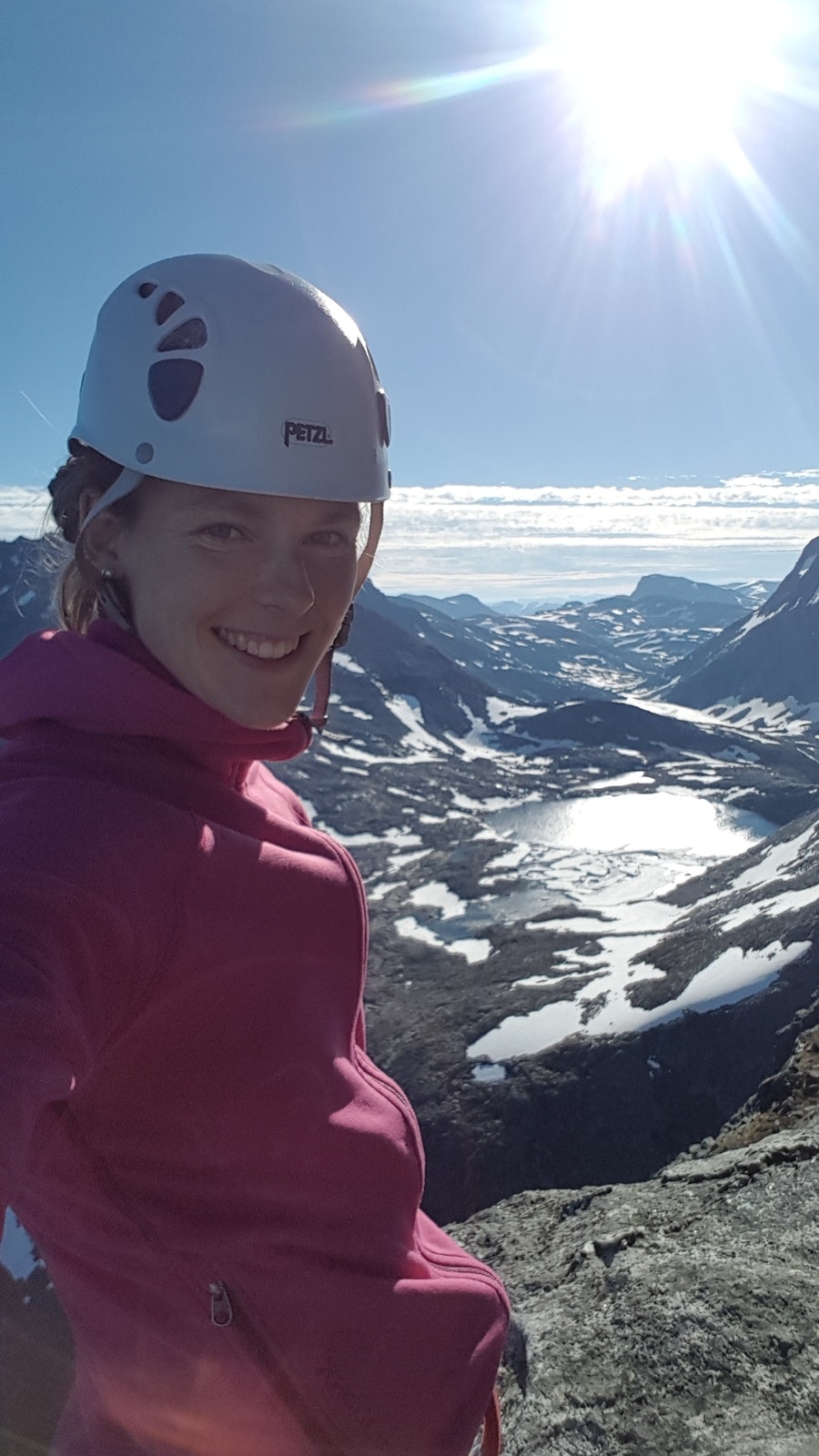 Ragnhild Eriksrud har blitt mer gira på uteklatring, og klatrer nå aktivt både is og trad i tillegg til sport. Ragnhild Eriksrud