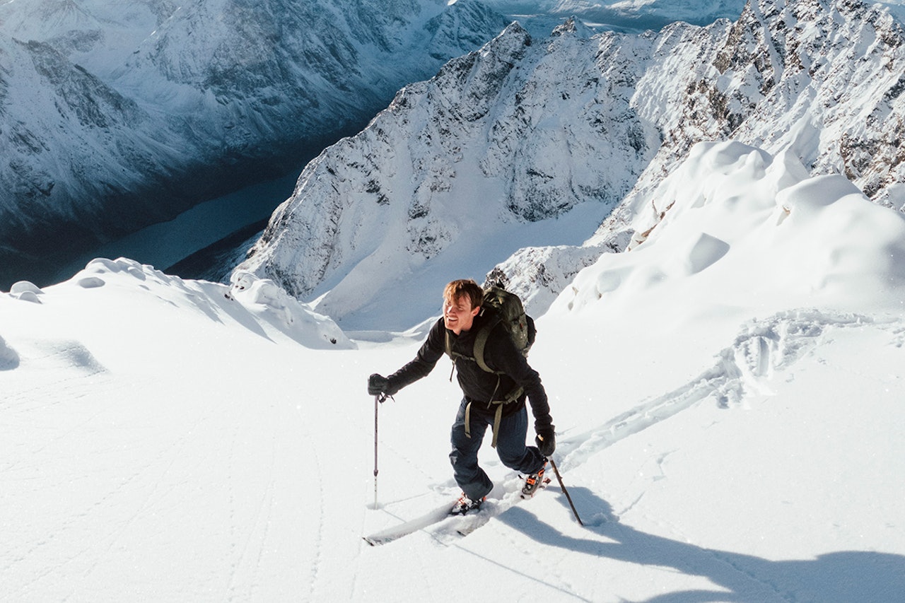 NY SERIE: Nikolai Schirmer er klar med ny TV-serie fra Lyngen. Foto: Thea Røhme Nikolai Schirmer