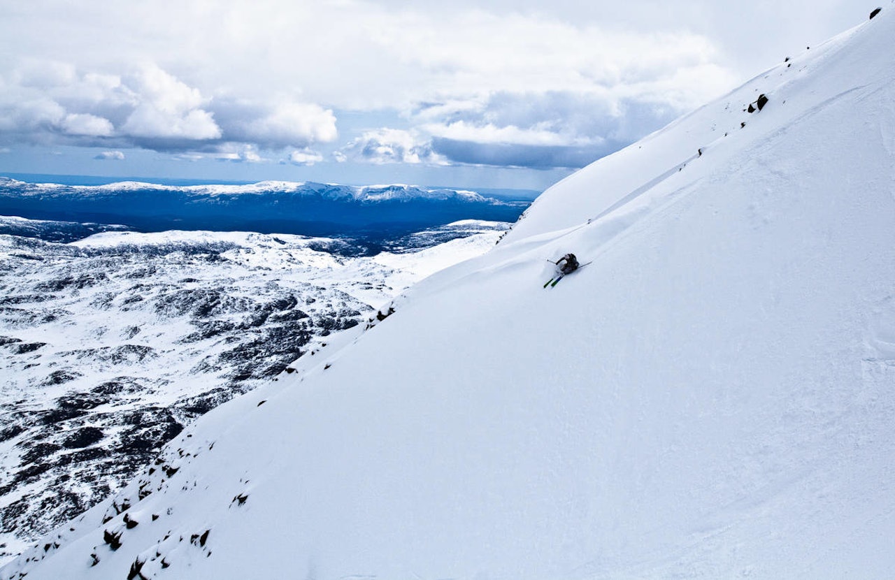 NYSNØ: Det er ventet 20 centimeter på Gaustatoppen nå. Foto: Christian Nerdrum Gaustatoppen