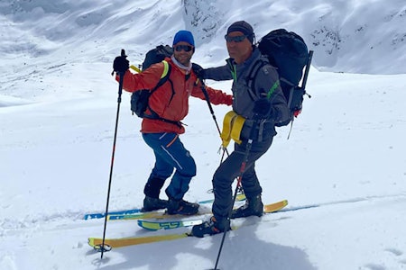 FJÆRLANDSFJORDEN RUNDT: Geir Orrestad og Hendrik Lapp gikk forrige helg en 120 kilometer lang tur rundt Fjærlandsfjorden. Foto: Geir Orrestad Fjærlandsfjorden rundt