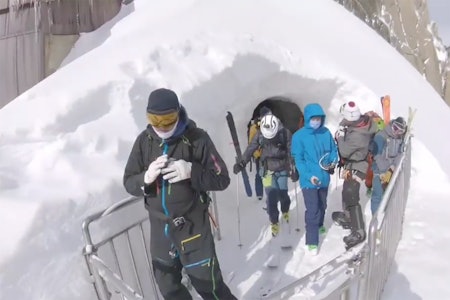ÅPNET: Tof Henry har igjen tatt heisen til Aiguille du Midi - og melder at det stort sett bare er lokale der. Foto: Skjermdump Aiguille du Midi tof henry