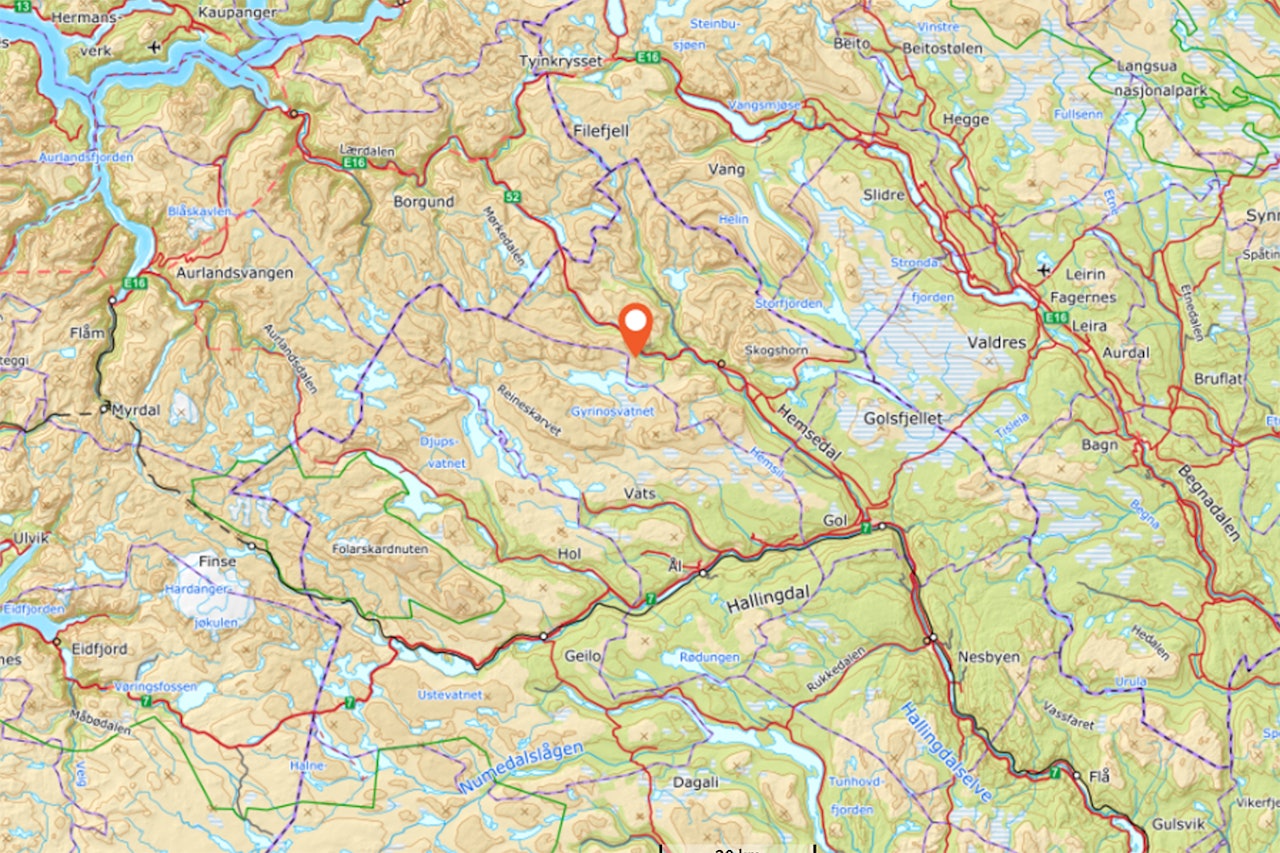 SKRED: To personer skal være tatt i et skred i Hemsedal. Foto: Norgeskart Hemsedal snøskred