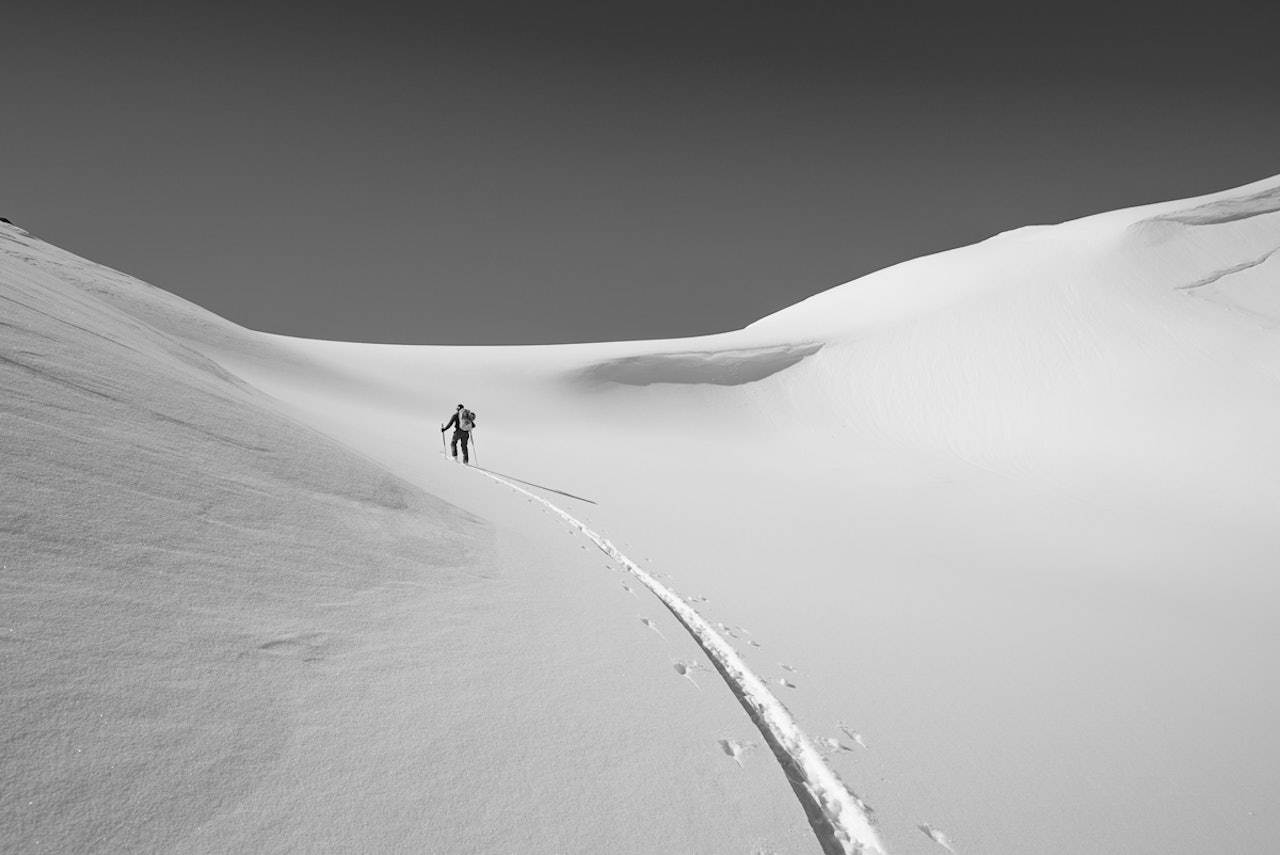 STORTOPP: På vei opp mot Surtningssue i Jotunheimen – landets sjuende høyeste fjell. Foto: Johan Wildhagen Surtningssue Jotunheimen topptur