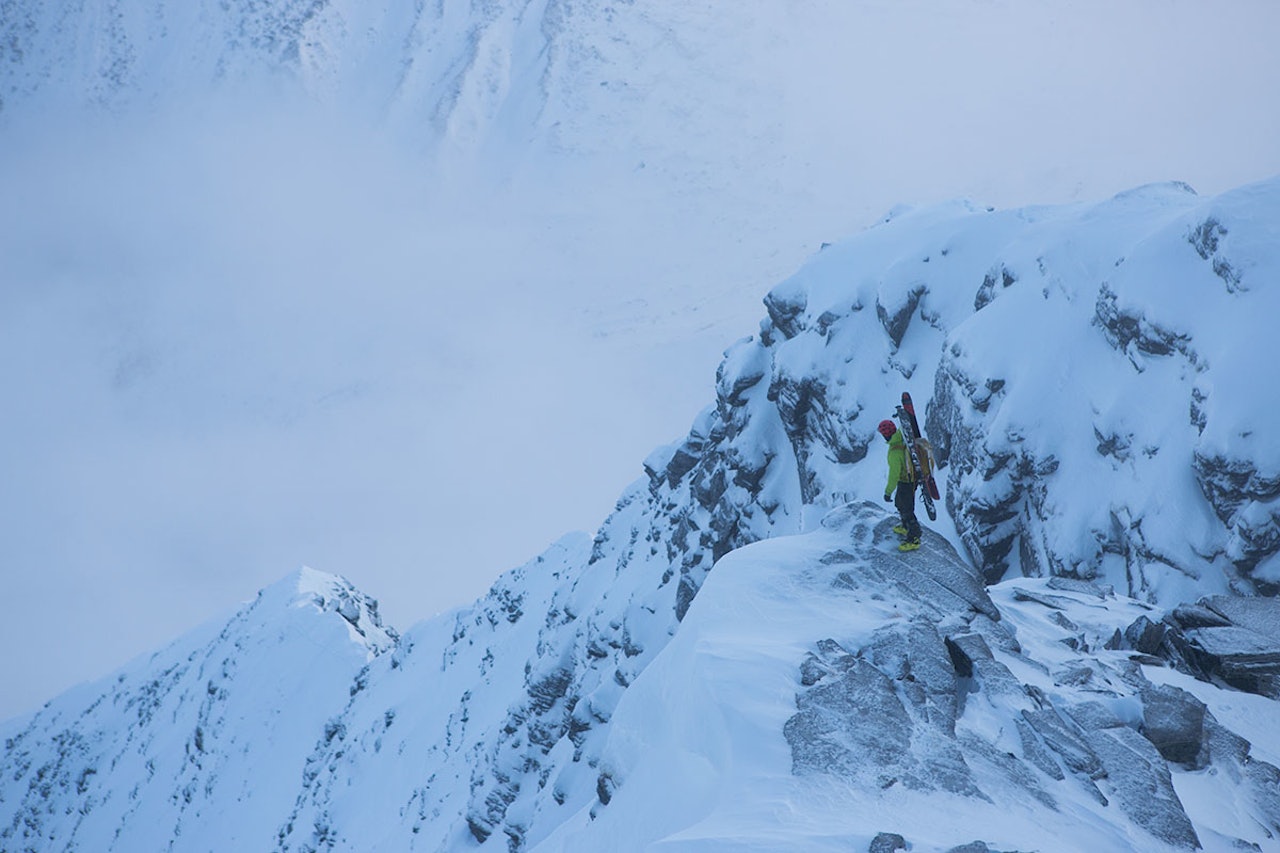 PÅ HESTERYGGEN: Toralf Furseth nyter en pause fra gjennombruddskare i forbindelse med bestigning av østryggen på Hesten i Innerdalen. Foto: Tore Meirik PÅ HESTERYGGEN: Toralf Furseth nyter en pause fra gjennombruddskare i forbindelse med bestigning av østryggen på Hesten i Innerdalen. Foto: Tore Meirik