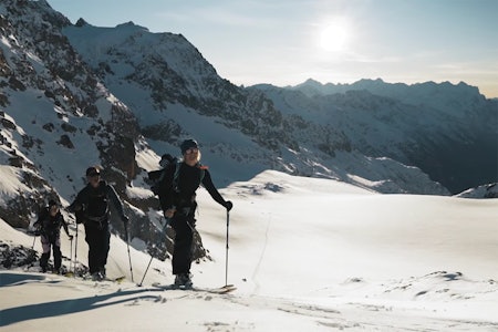 TOPPTUR: Mattias Hargin får med seg blant annet Hedvig Wessel på tur. Foto: Skjermdump