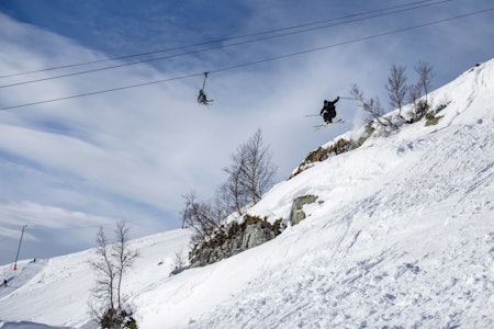 Lang sesong, enormt mye terreng, og god snø gjør Oppdal til et av landets beste anlegg. Foto: Martin I. Dalen Oppdal skisenter Oppdal så klart alpinsenter trondheim alpint snowboard fri flyt guide snowboard ski freeride