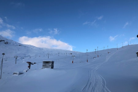 SESONGÅPNER: Lørdag åpner Røldal for sesongen. Slik så det ut i skianlegget i går. Foto: Oddvar Bratteteig/Røldal skisenter