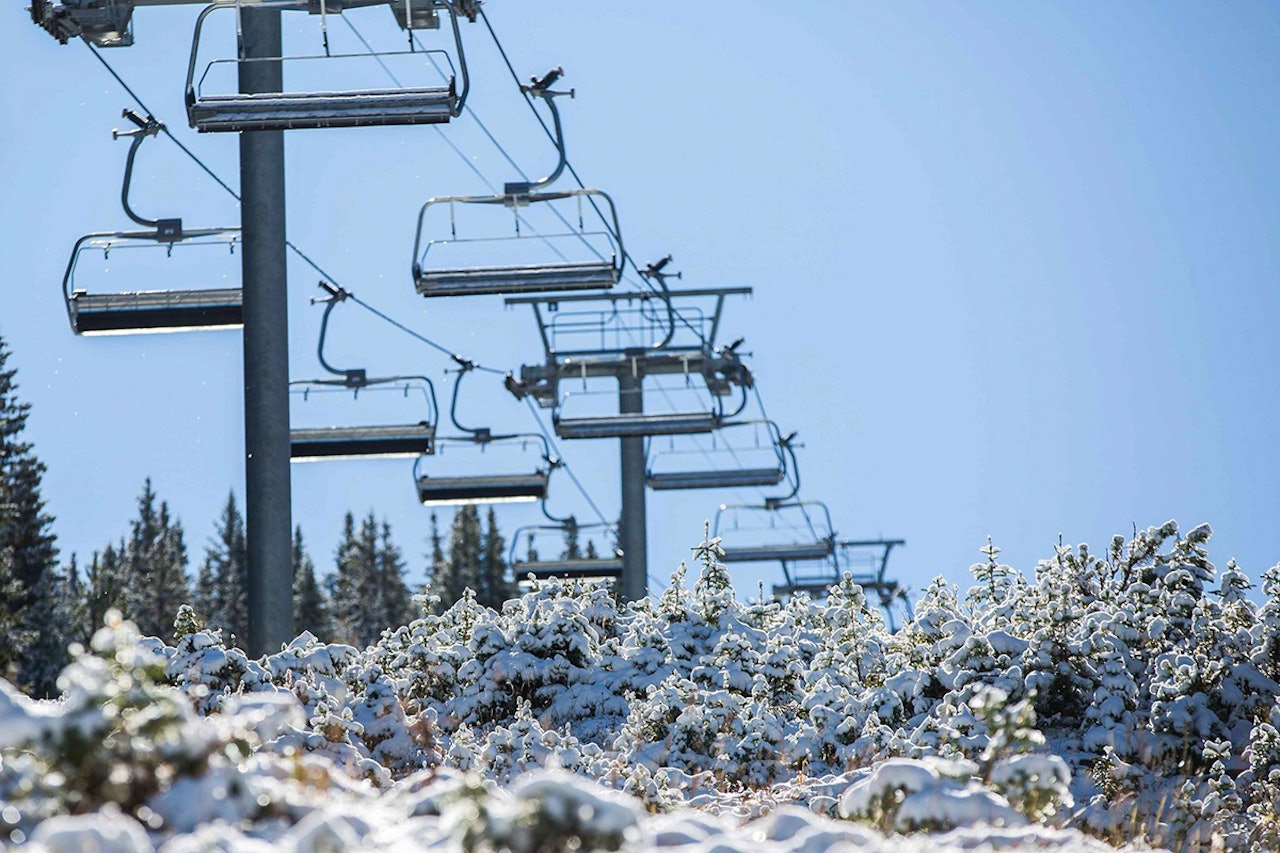 HØYE PRISER: Vail i Colorado har heiskort for nærmere 2000 kroner i ferien. Foto: Vail