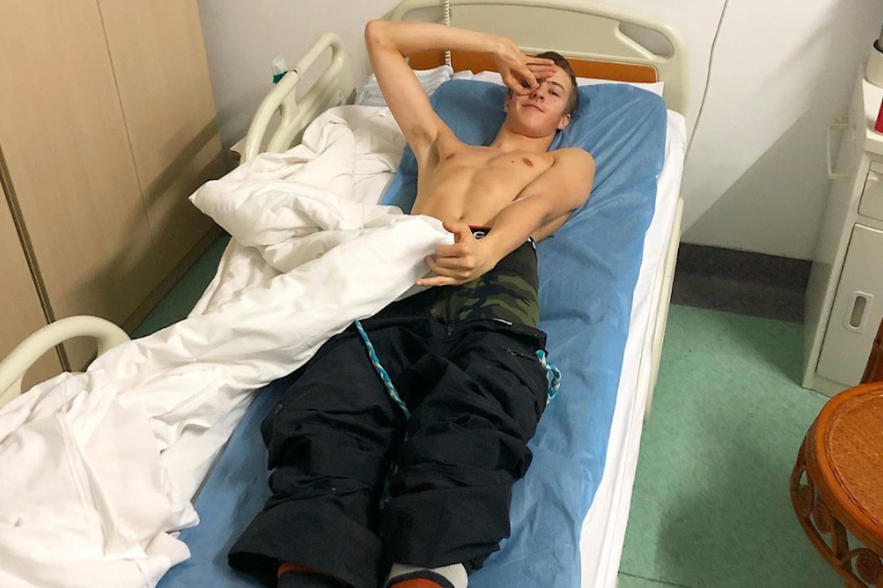 SKADET: Sebastian Schjerve skadet seg onsdag i Kina. Foto: Instagram/@sebastianschjerve