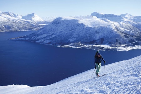 Håvard Skomedal Torvanger i godt driv opp Lasselitinden på nok en dag med mye skiglede i fjellet. Håvard Skomedal Torvanger i godt driv opp Lasselitinden på nok en dag med mye skiglede i fjellet.