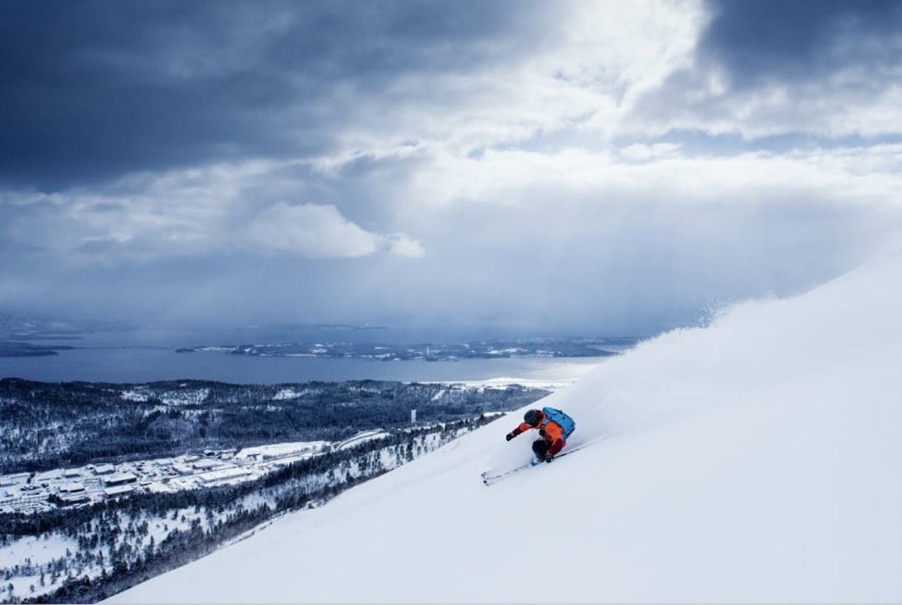 Molde tusten skiheiser vestlandet årø frikjøring Tuv alpint snowboard fri flyt guide snowboard ski freeride