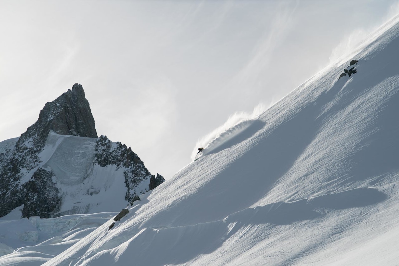 DRØMMEN: Forhold som dette her er vanskelig å ikke drømme om. Stian Hagen bor i Chamonix og har gjort skidrømmen til en hverdagslig greie. Bilde: Adam Clark