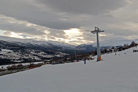 ALVORLIG SKADET: En mann i slutten av 40-årene er alvorlig skadet i Oppdal skisenter. Foto: Oppdal skisenter Oppdal skisenter skade