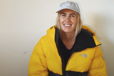 FRA CANADA: Tonje Kvivik forteller at hun alltid har med seg to par ski på fjellet. Foto: Privat Tonje Kvivik