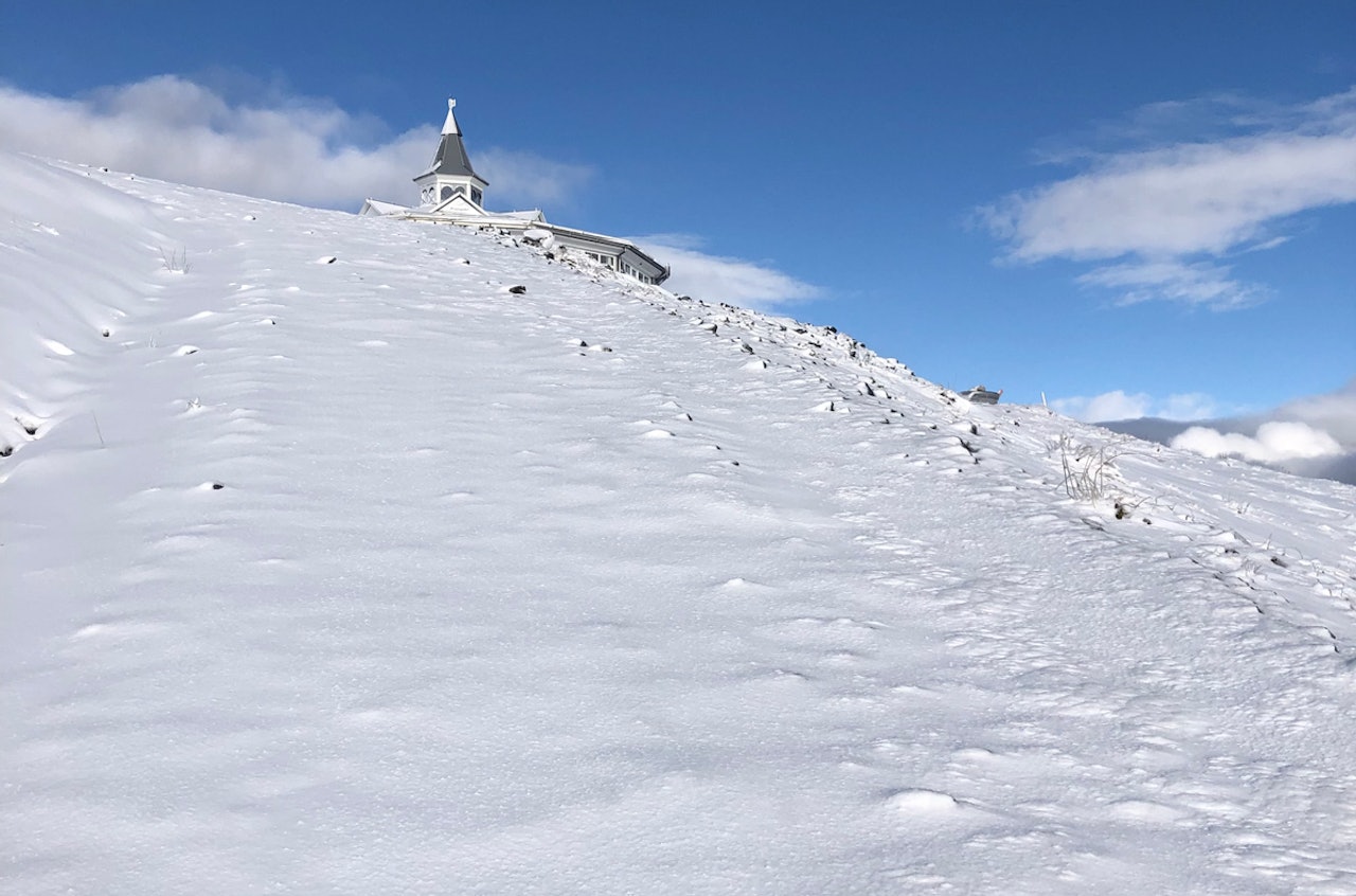 NYSNØ: Det er kanskje ikke skiføre ennå, men du verden så koselig det er på Strandafjellet nå! Foto: Strandafjellet skisenter nysnø strandafjellet oppdal