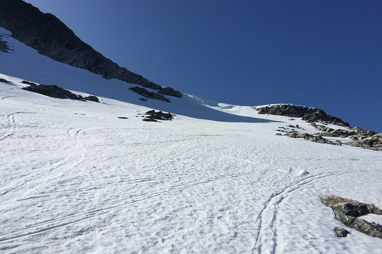 SKRED: Det har gått et skred på Alnestind, men det er uklart om noen er tatt. Bildet tatt ved en annen anledning. Foto: Tomas Hensrud Gulla Alnestind