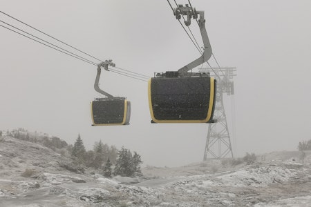 SNØ: Her har snøen kommet til toppen av skianlegget på Voss. Foto: Ole Andreas Dyrhovden Voss Resort