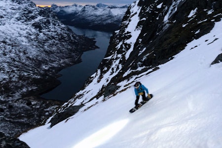 RENNEKJØRING I LOFOTEN: Vinner dette bildet av rennekjøring i Lofoten? Det avgjør du! Foto: Jørgen Thomassen