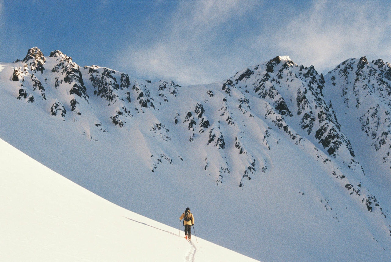 FINNMARK: Trygg Lindkjølen og Astrid Paulsson besøkte Bergsfjord, og ble overrasket over den gode skikjøringen Finnmark har å by på. Foto: Astrid Paulsson Bergsfjord Finnmark Topptur
