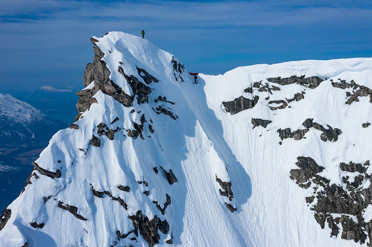 LILLE VENJETIND: Se filmen med fantastiske scener ra Romsdalen i fjor – blant annet fra Lille Venjetind. Foto: Anders Eide LILLE VENJETIND: Se filmen med fantastiske scener ra Romsdalen i fjor – blant annet fra Lille Venjetind. Foto: Anders Eide