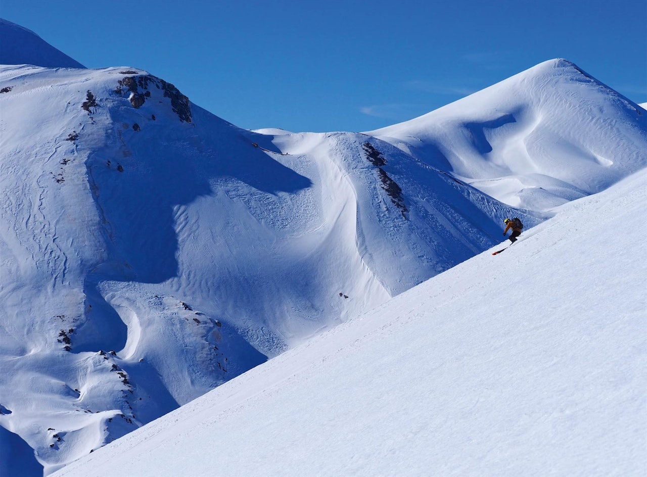 GRESKE FJELL: Charter-øya Kreta har like høye fjell som Norge – og nesten like lang skisesong. Deilig sløsj er dagligdags i Lefka Ori-fjellene. Foto: Guillaume Vallot GRESKE FJELL: Charter-øya Kreta har like høye fjell som Norge – og nesten like lang skisesong. Deilig sløsj er dagligdags i Lefka Ori-fjellene. Foto: Guillaume Vallot