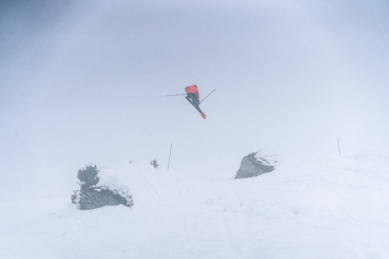 FORHOLD: Det var ikke perfekte forhold under årets Rakkar Open, men det ble likevel frikjøringsfest i Sogndal. Foto: Bård Basberg Sogndal Hodelkve Rakkar Open