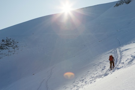 NORMALRUTA: Espen Nordahl sier vi må gjenkjenne normalruta slik den egentlig er. Her illustrert med et toppturbilde opp en normalrute i Romsdalen. Foto: Tore Meirik NORMALRUTA: Espen Nordahl sier vi må gjenkjenne normalruta slik den egentlig er. Her illustrert med et toppturbilde opp en normalrute i Romsdalen. Foto: Tore Meirik