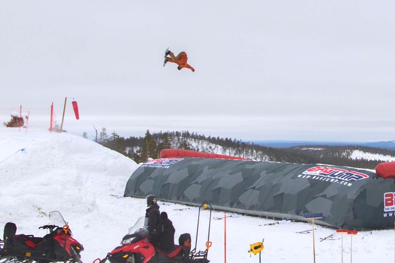 TIL TRYSIL: Denne airbagen er nå på plass i Trysil, til stor glede for de norske utøverne. Her fra Ruka i Finland. Foto: Brettforbundet Airbag Trysil