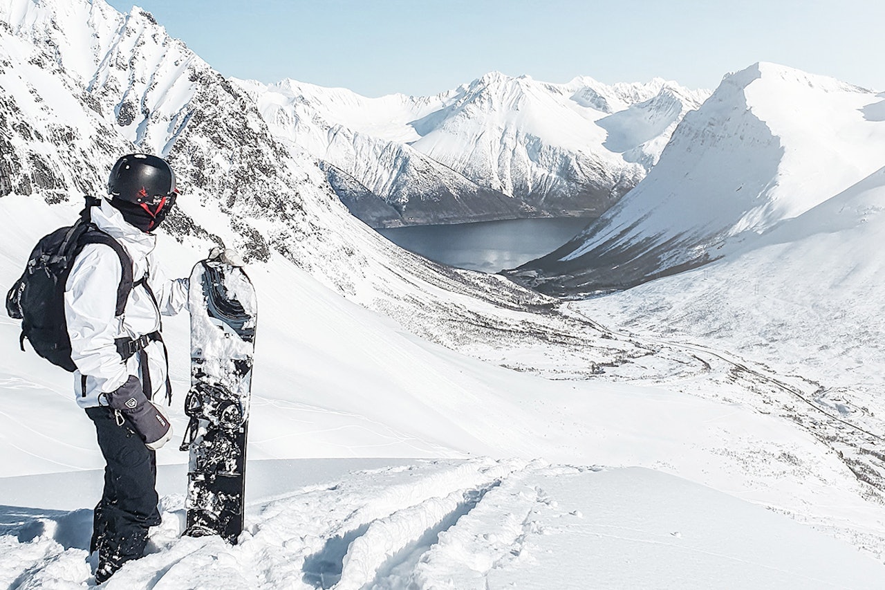 FANTSTISKE FORHOLD: Sunnmøre har flotte toppturforhold nå, for de som bor i riktig kommune. Foto: Jonas Viddal Sunnmøre