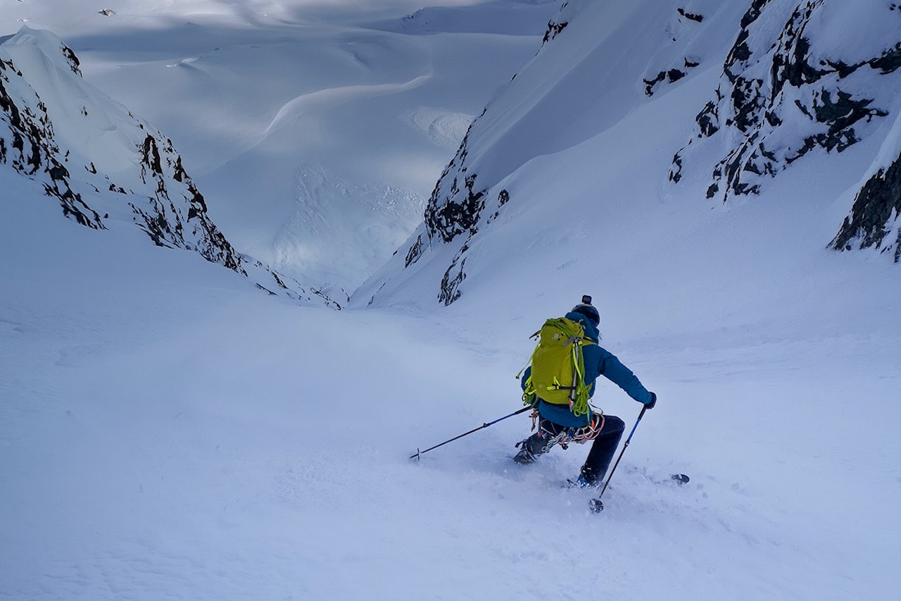 FØRSTENEDKJØRING: Eivind Aanensen på vei ned til førstenedkjøring på Ukkonen. Foto: Krister Furnes Kopala Eivind Aanensen Lyngen