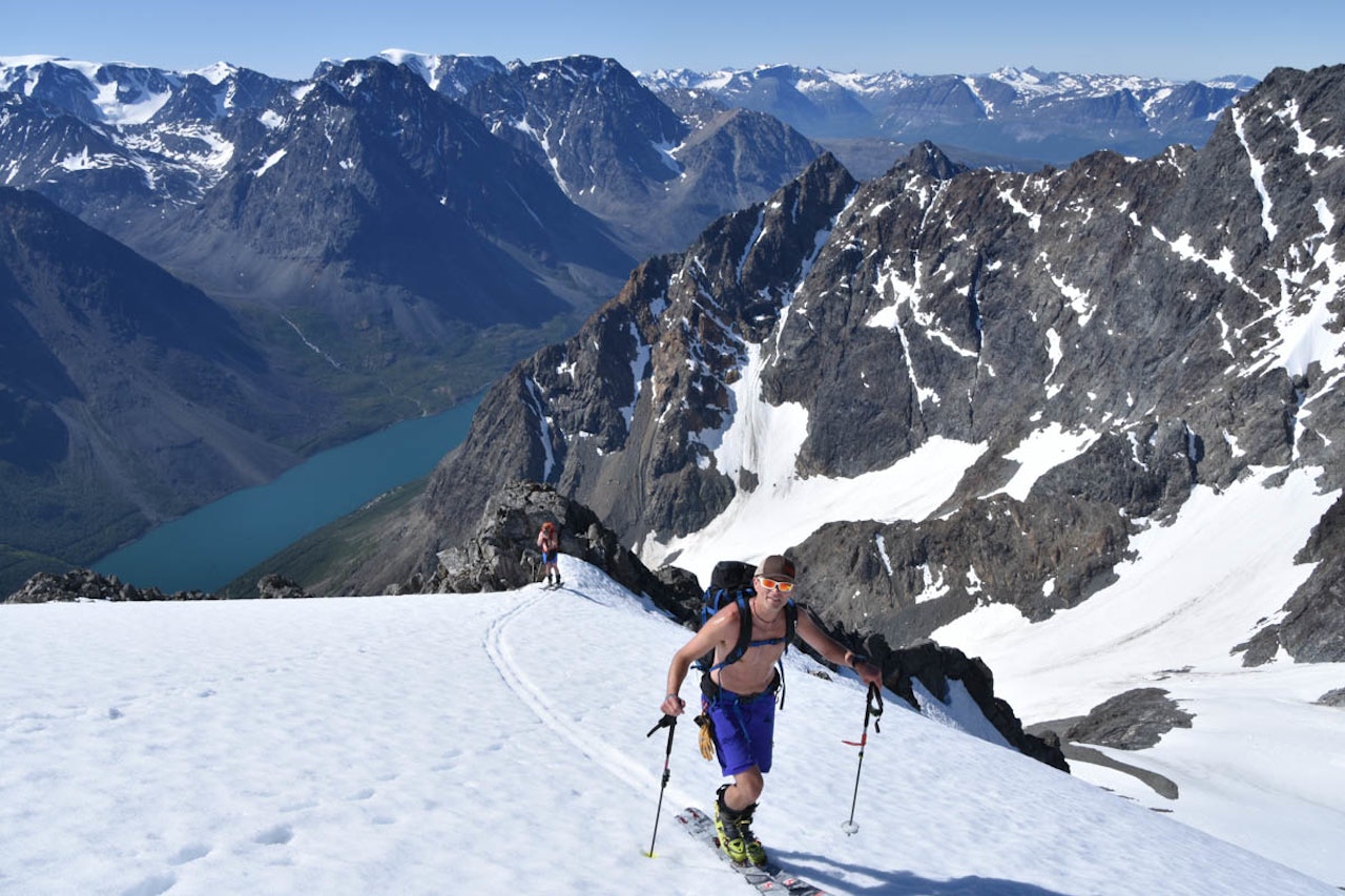 Daltinden Lyngen sommerski topptur