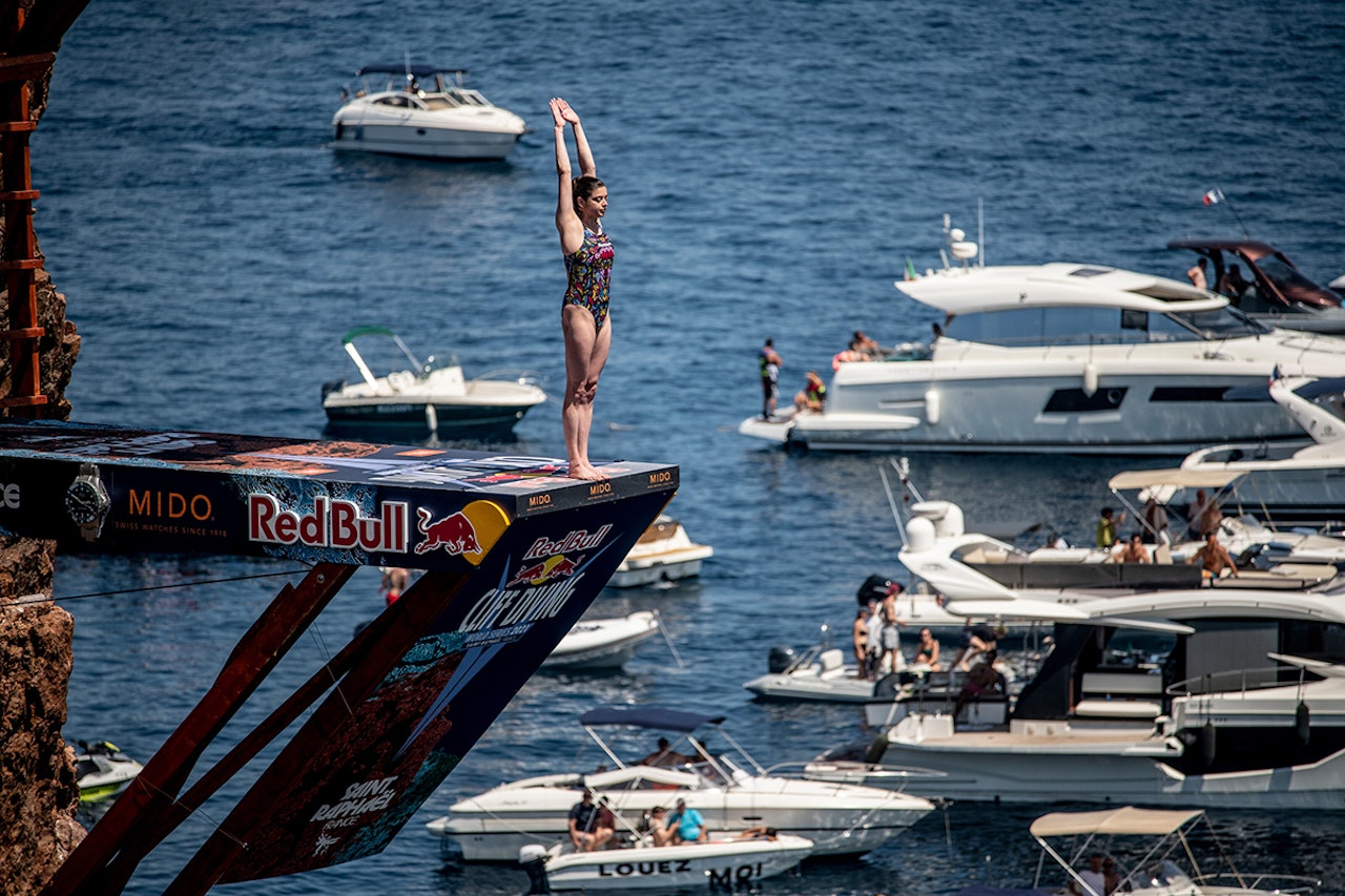 SPEKTAKULÆRT: Nå kan du se stupekonkurransen i Oslo. Foto: Red Bull Red Bull Cliff Diving
