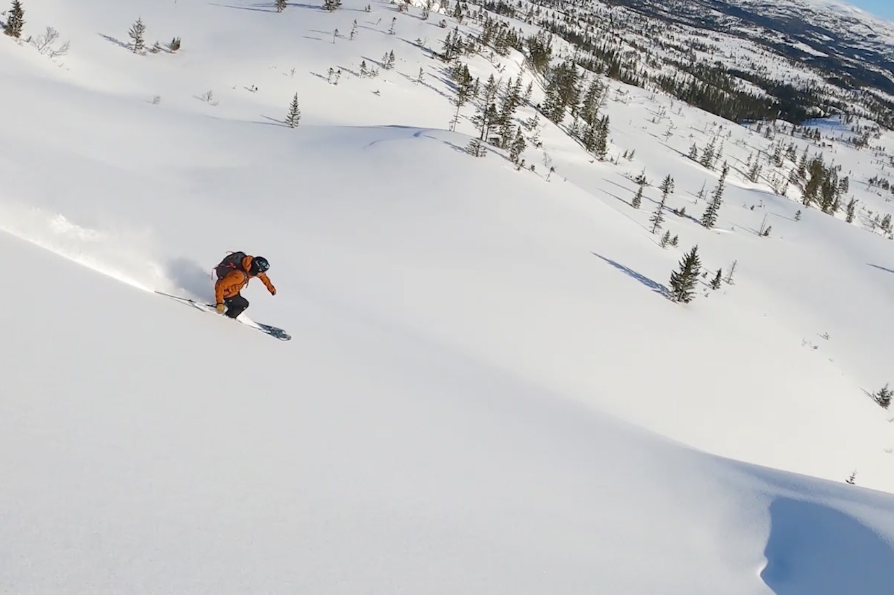 NY FILM: I Robert Aarings film får du se det beste av trøndersk skikjøring. Foto: Skjermdump Trøndelag Trondheim Robert Aaring