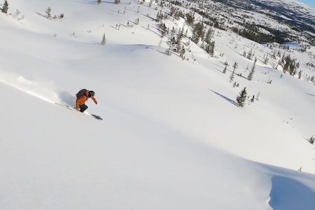 NY FILM: I Robert Aarings film får du se det beste av trøndersk skikjøring. Foto: Skjermdump Trøndelag Trondheim Robert Aaring