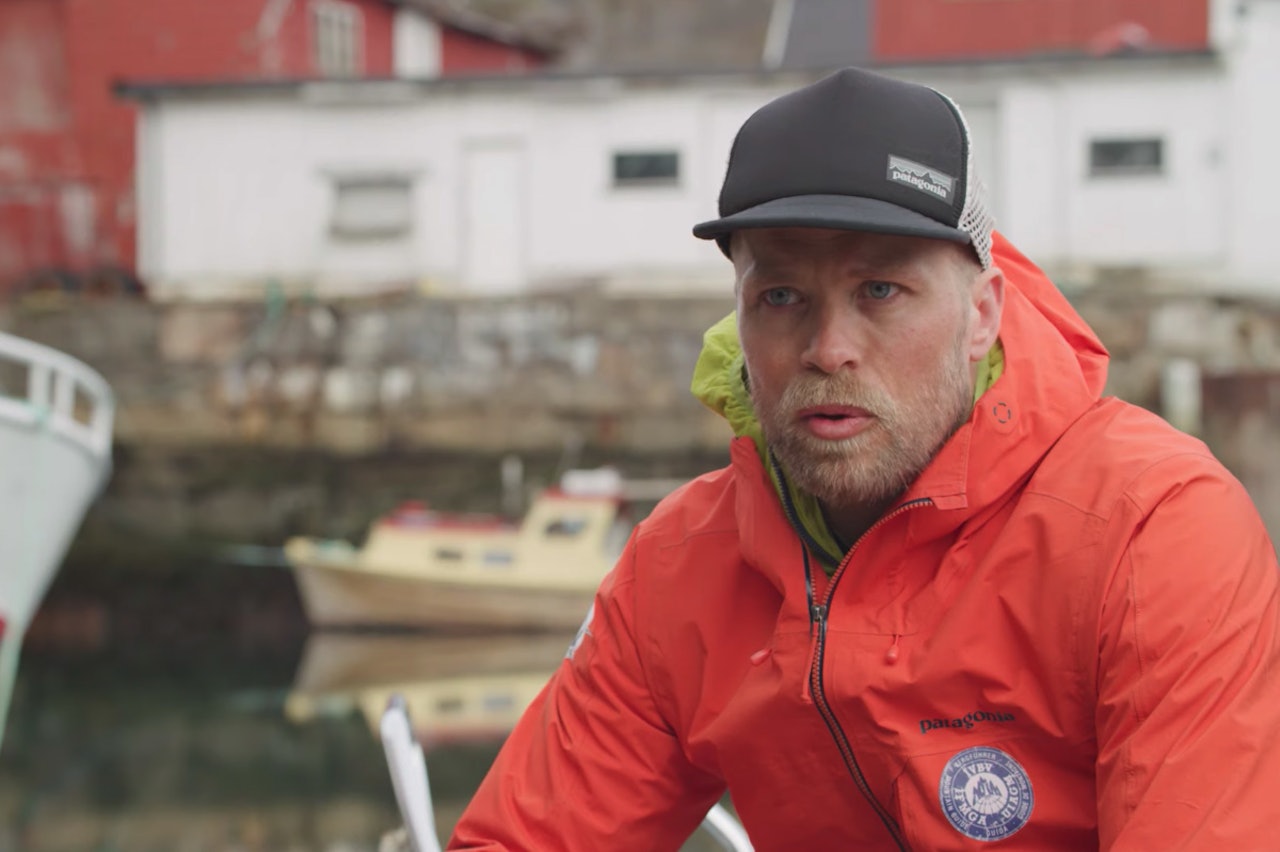 TINDEVEGLEDER: Skifilmstjernene i TGR møtte Sjur Hauge i Lofoten. Se filmselskapet sitt portrett av tindeveglederen her. Foto: Skjermdump TINDEVEGLEDER: Skifilmstjernene i TGR møtte Sjur Hauge i Lofoten. Se filmselskapet sitt portrett av tindeveglederen her. Foto: Skjermdump