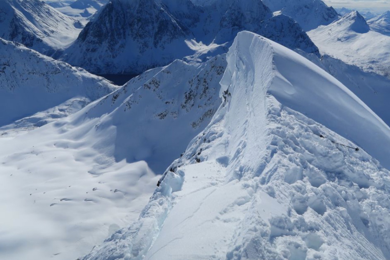 SKAVLBRUDD: Her ser du skavlbruddet i Lyngsalpene. Foto: Varsom SKAVLBRUDD: Her ser du skavlbruddet i Lyngsalpene. Foto: Varsom