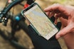 THERE´S AN APP FOR THAT: Gps-en din sørger for at kartet følger seg og sykkelen din når du skal finne frem til nye sykkelstier. Bilde: Christian Nerdrum Gps-en din sørger for at kartet (på f.eks trailguide.no eller mtpmap.no) følger seg og sykkelen din når du skal finne frem til nye sykkelstier. Bilde: Christian Nerdrum