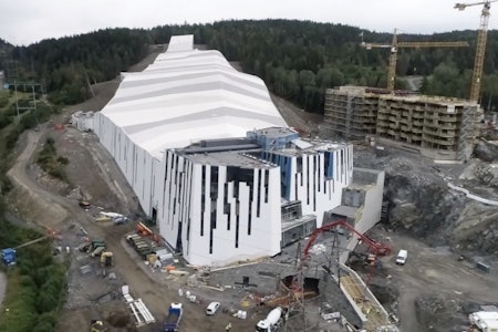 NORGES FØRSTE: SNØ blir Norges første innendørs, og også et av verdens største. Slik ser hallen, som symboliserer en isbre, ut. Foto: SNØ NORGES FØRSTE: SNØ blir Norges første innendørs, og også et av verdens største. Slik ser hallen, som symboliserer en isbre, ut. Foto: SNØ