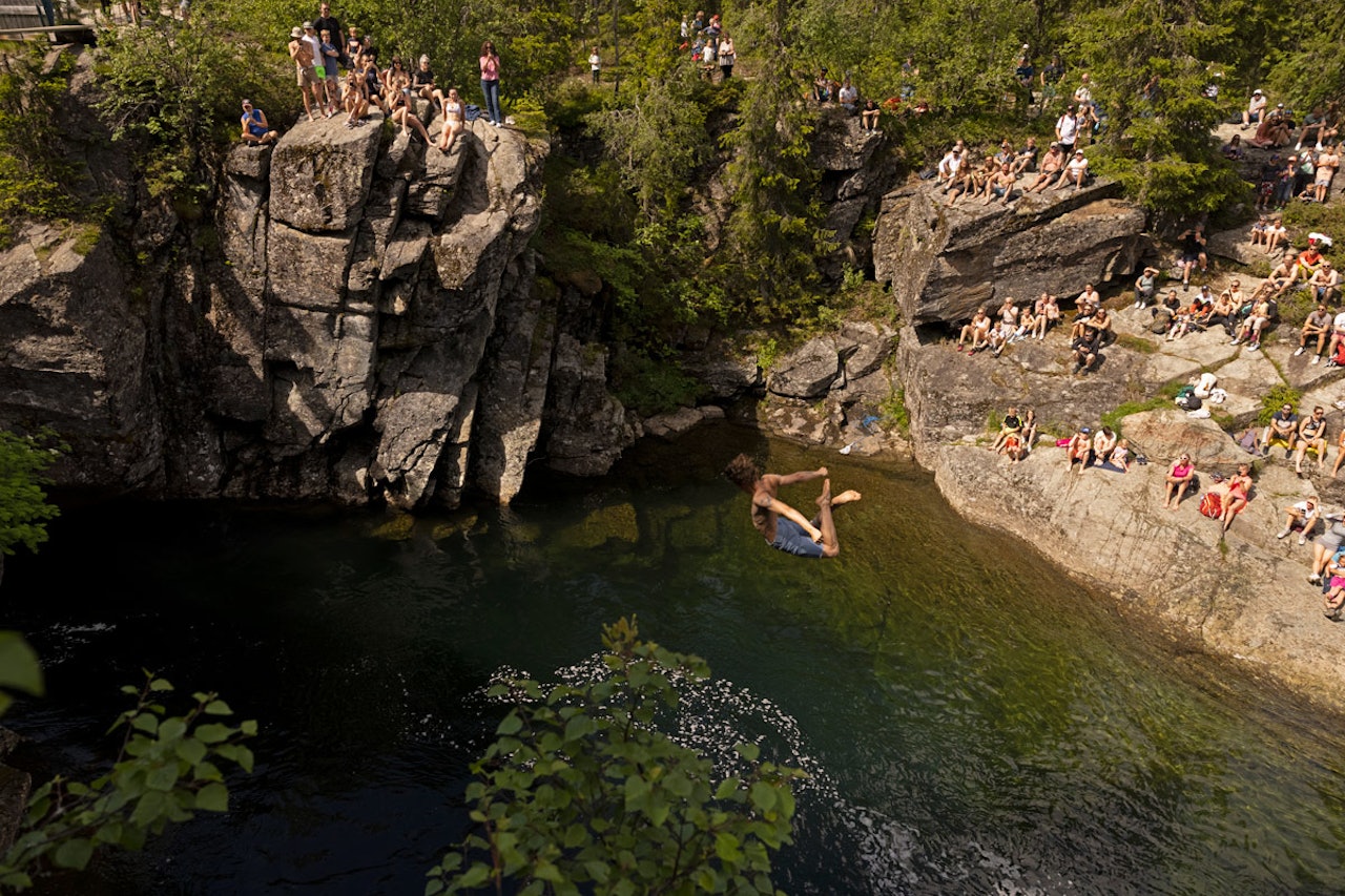 FIN PLASS: Like nedstrøms for Rjukandefossen i Hemsedal er det fint å dødse. Foto: Kalle Hägglund døds hemsedal