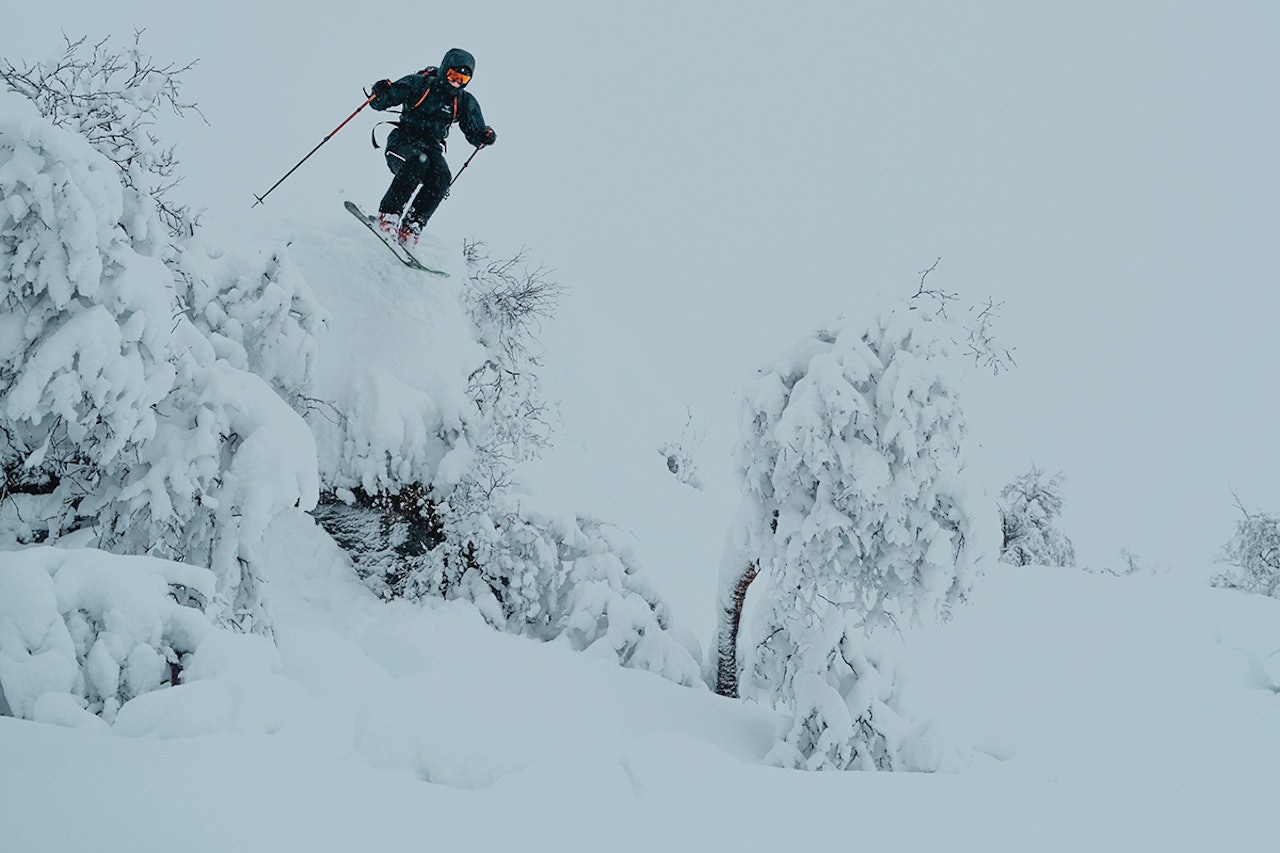 EIKEDALEN: Eikedalen var blant stedene som fikk et skikkelig snøfall før helga. Her er Gaute Lund i skianlegget. Foto: Johannes Wiken Eikedalen