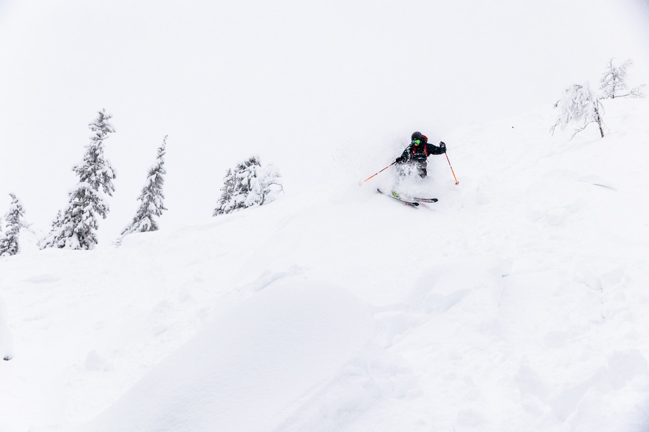HØGEVARDE: Høgevarde har snødd ned, og det var fredag ikke mulig å komme seg til fjellet. Her fra en tidligere anledning. Foto: Andreas Løve Storm Fausko Sirdal