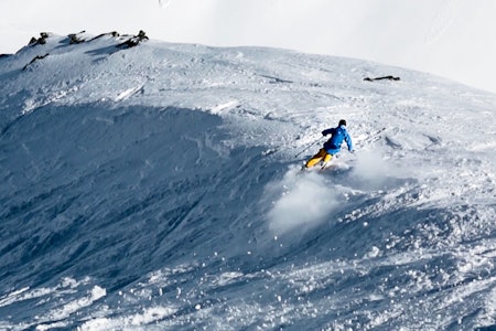 IKKE ALLTID PUDDER: Det å stå på ski i varierende snøforhold er en kunst, og noe enhver frikjører må innfinne seg med. Kanksje har Asbjørn Eggebø Næss noen tips? Foto: Christian Nerdrum IKKE ALLTID PUDDER: Det å stå på ski i varierende snøforhold er en kunst, og noe enhver frikjører må innfinne seg med. Kanksje har Asbjørn Eggebø Næss noen tips? Foto: Christian Nerdrum