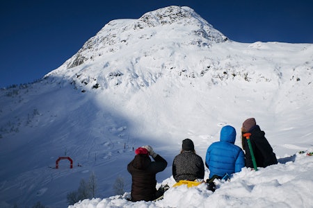 STARTFELT: Det er et solid startfelt som skal kjøre årets frikjøringskonkurranse i Sogndal. Foto: Petter Olsen / Sogndal Freeride Frikjøringskonkurranse i Sogndal