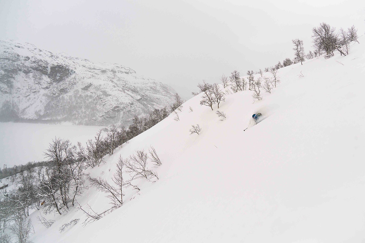 GOD START: Slik ser det ut på Vatnahalsen denne sesongen. Foto: Anders Haglund Skikjører på Vatnahalsen